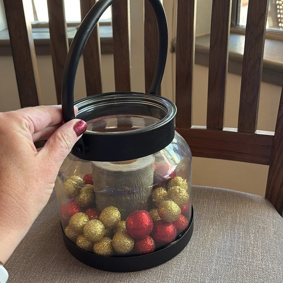 Holiday decor lantern with balls and Aspen candle - Picture 3 of 4